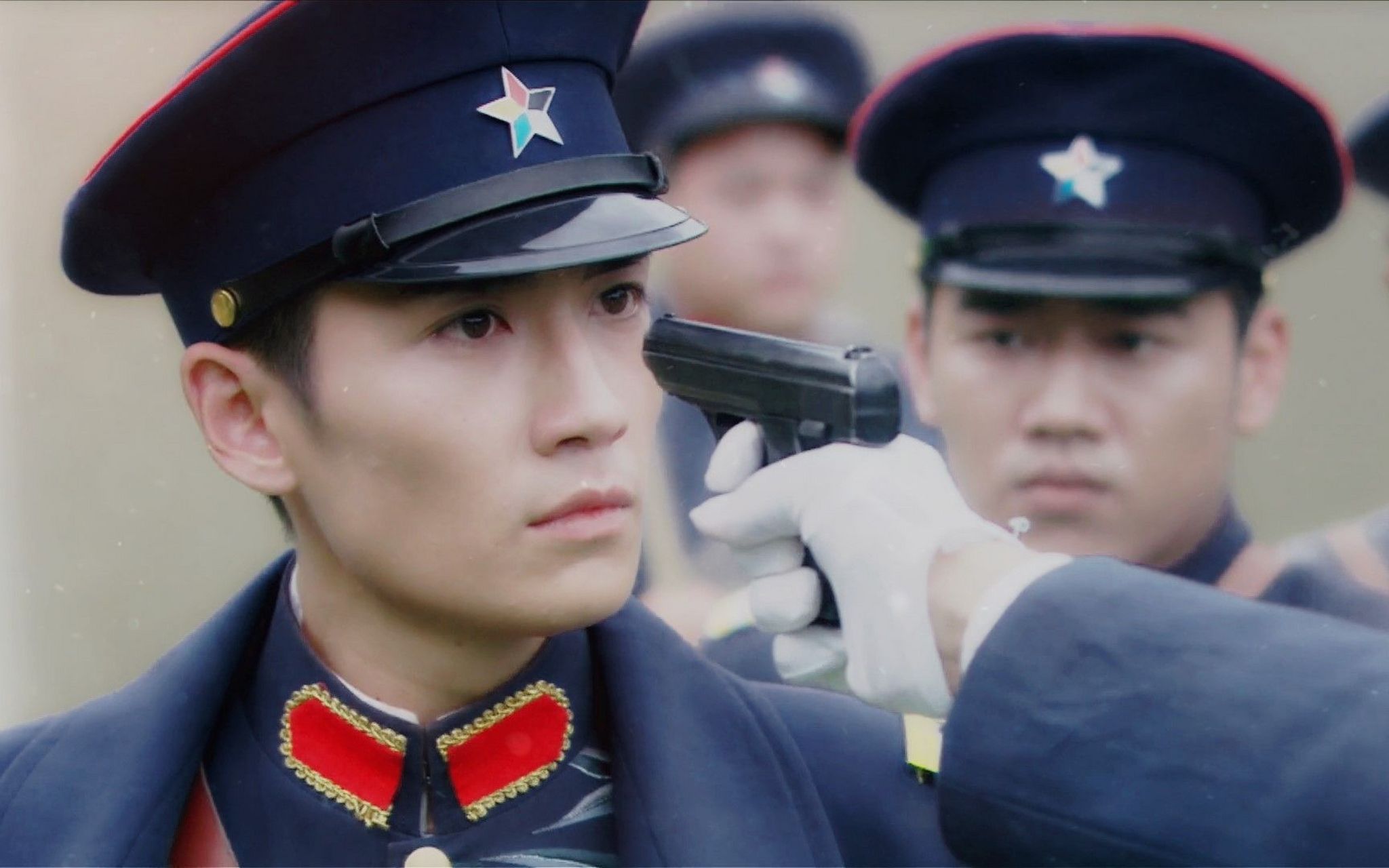 一身正气,穿军装特别帅气!#朱一龙