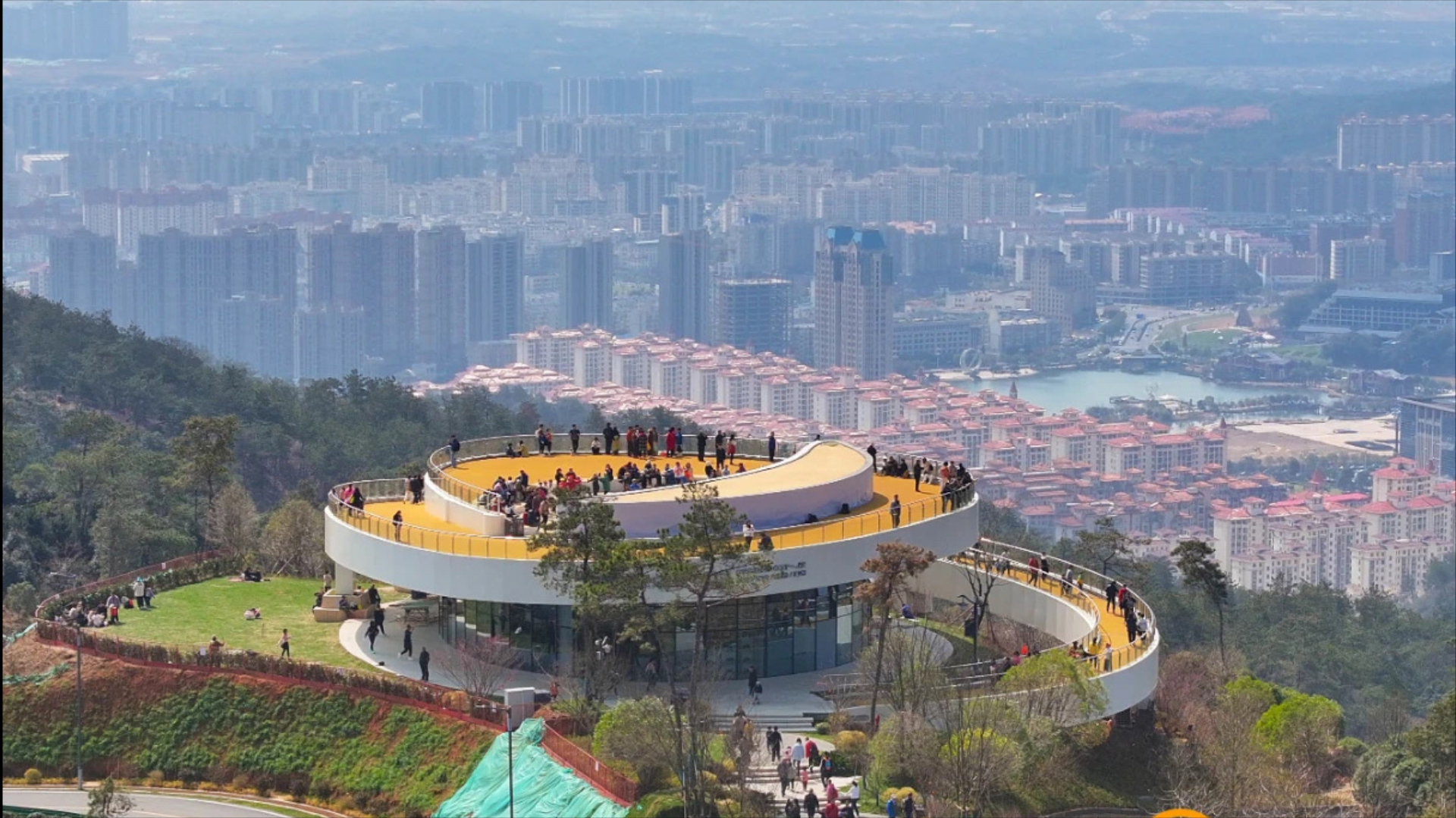 去南昌追春日繁花   登上蟠龙峰景区