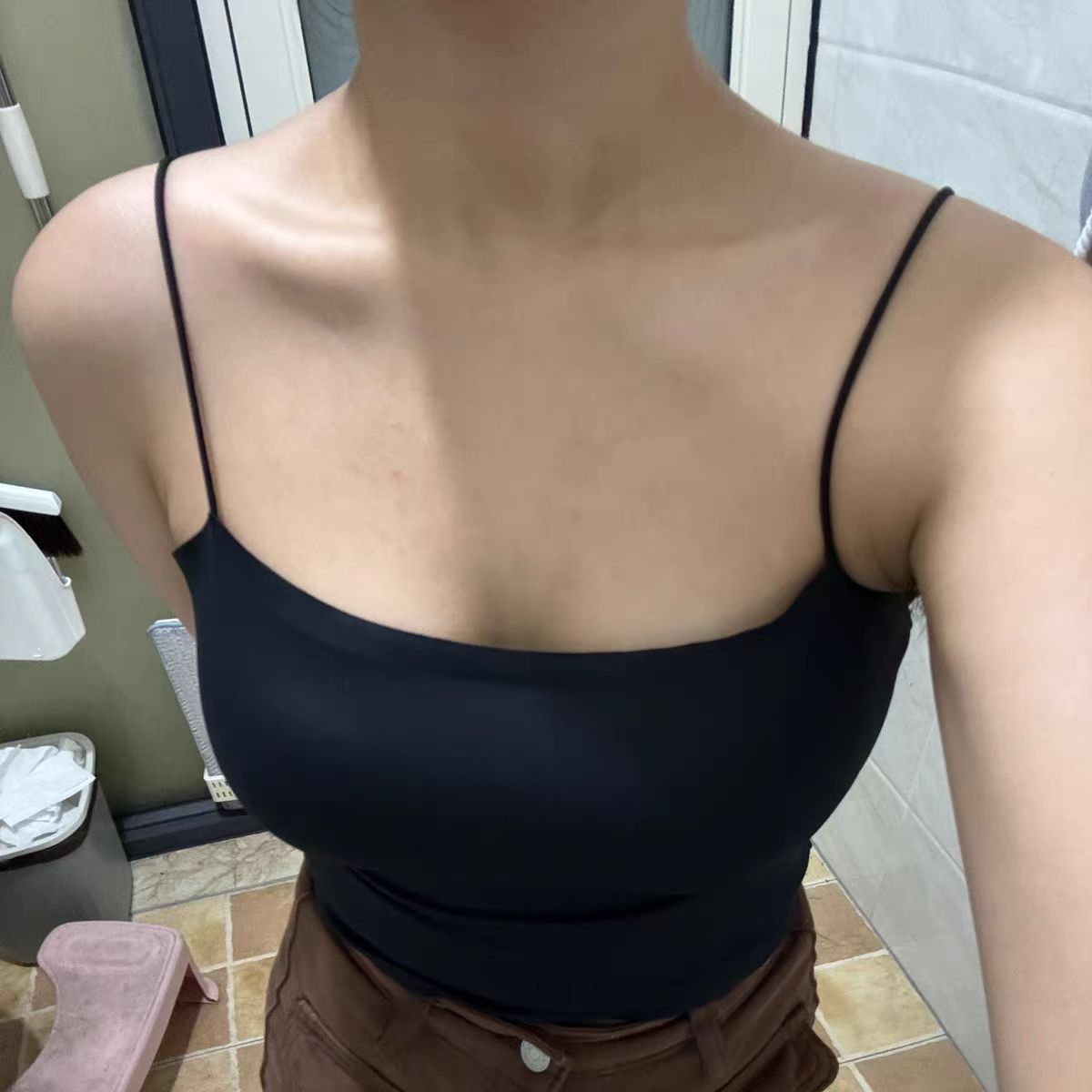 之前胸部下垂还有点小,困扰了我好多年呢,直至我用了丝蜜思,胸部是有