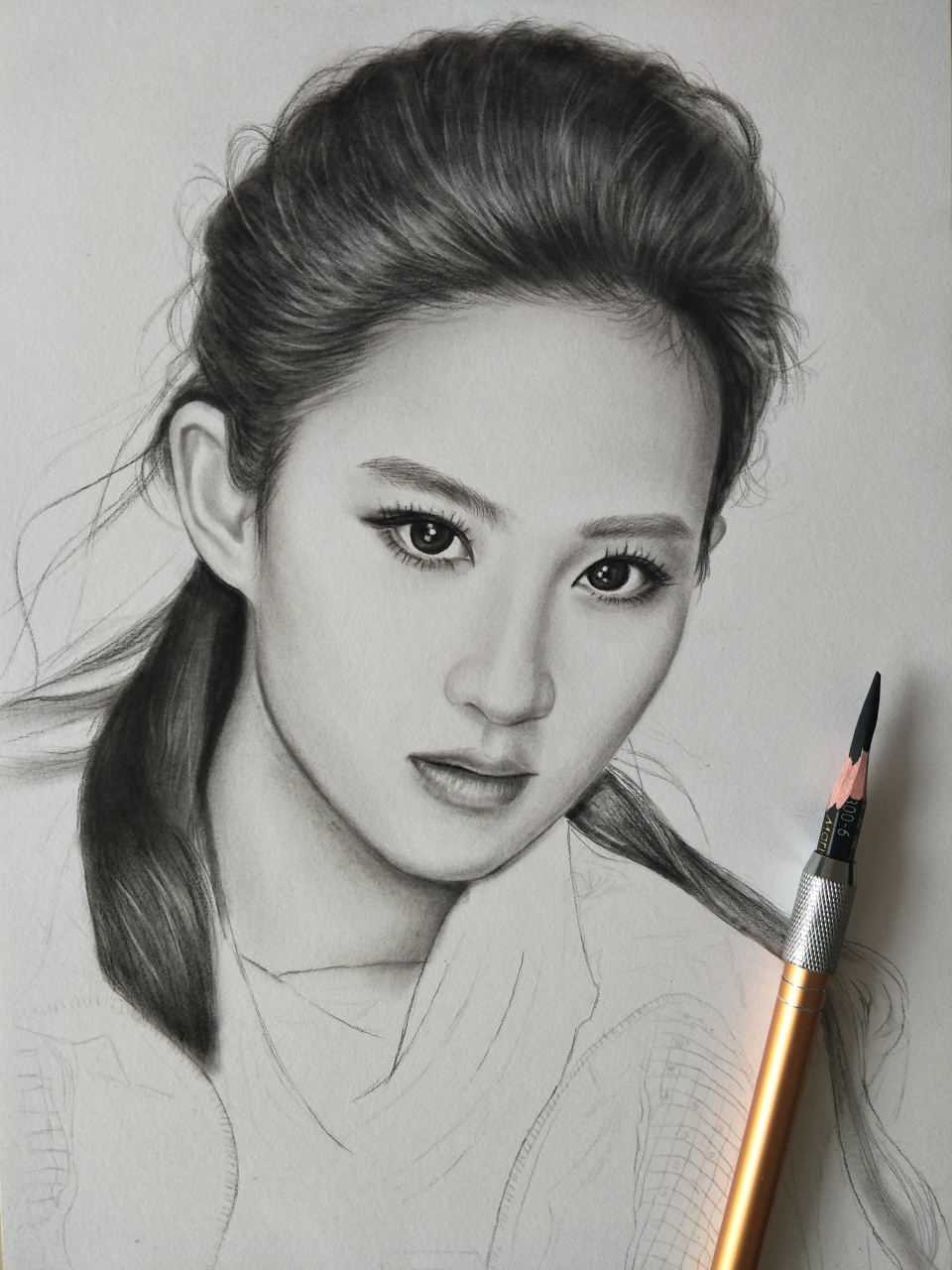 .绘画工具:炭笔,炭粉,擦笔,素描纸