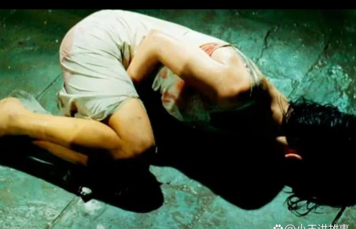 "他是一个暴虐无度的魔鬼,鲜血能令他兴奋愉悦