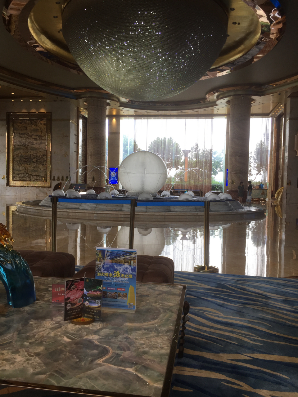 深蓝之剑# 好消息好消息,自"金砖"灯灭成谜后,整个龙宫没有希翼地