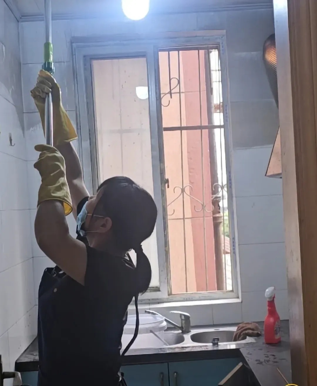 六十几平方,打扫卫生收费800块钱,客户说这么贵呀?