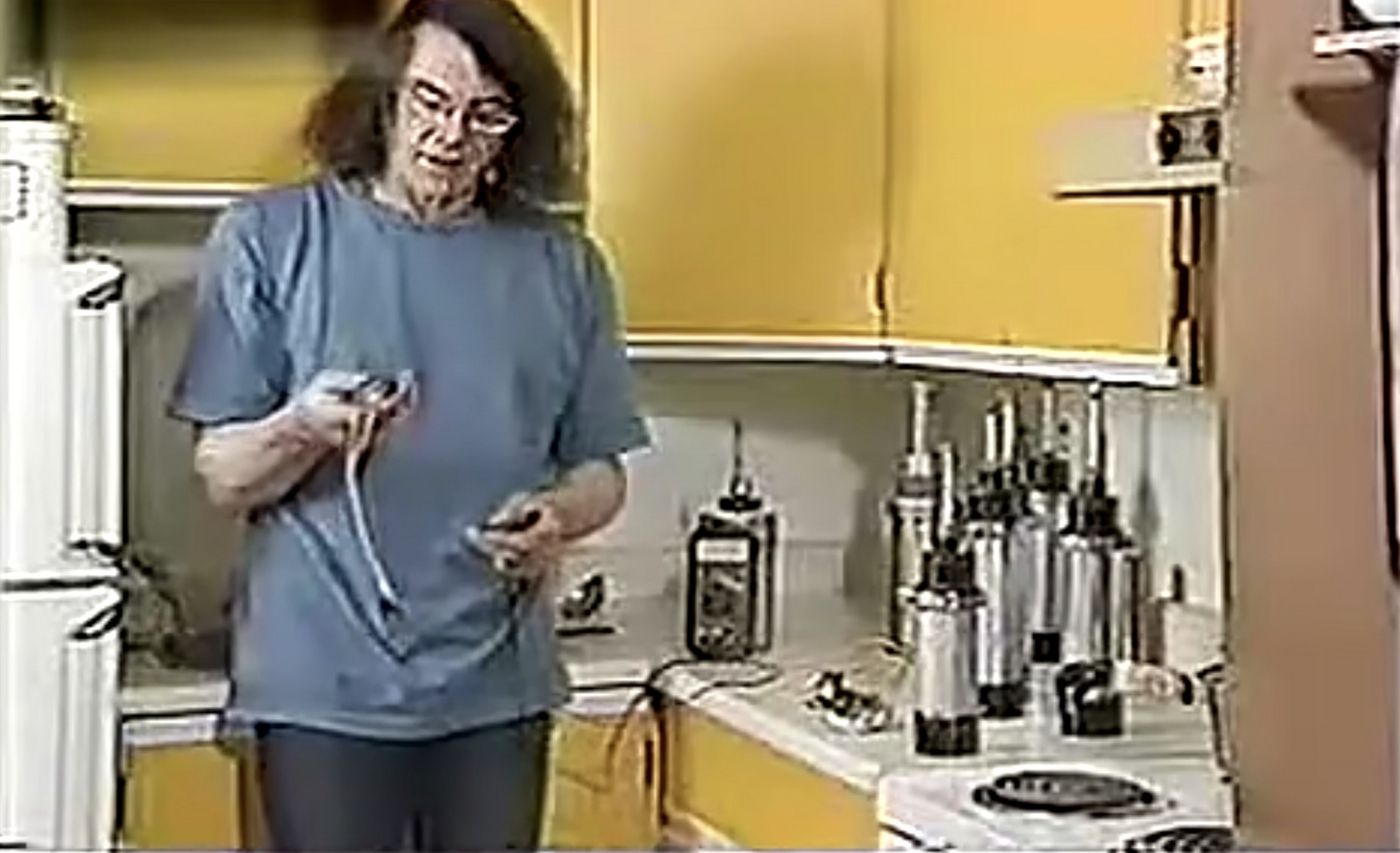 哈奇森效应(hutchison effect)是指在实验室环境下,物体出现了一系列