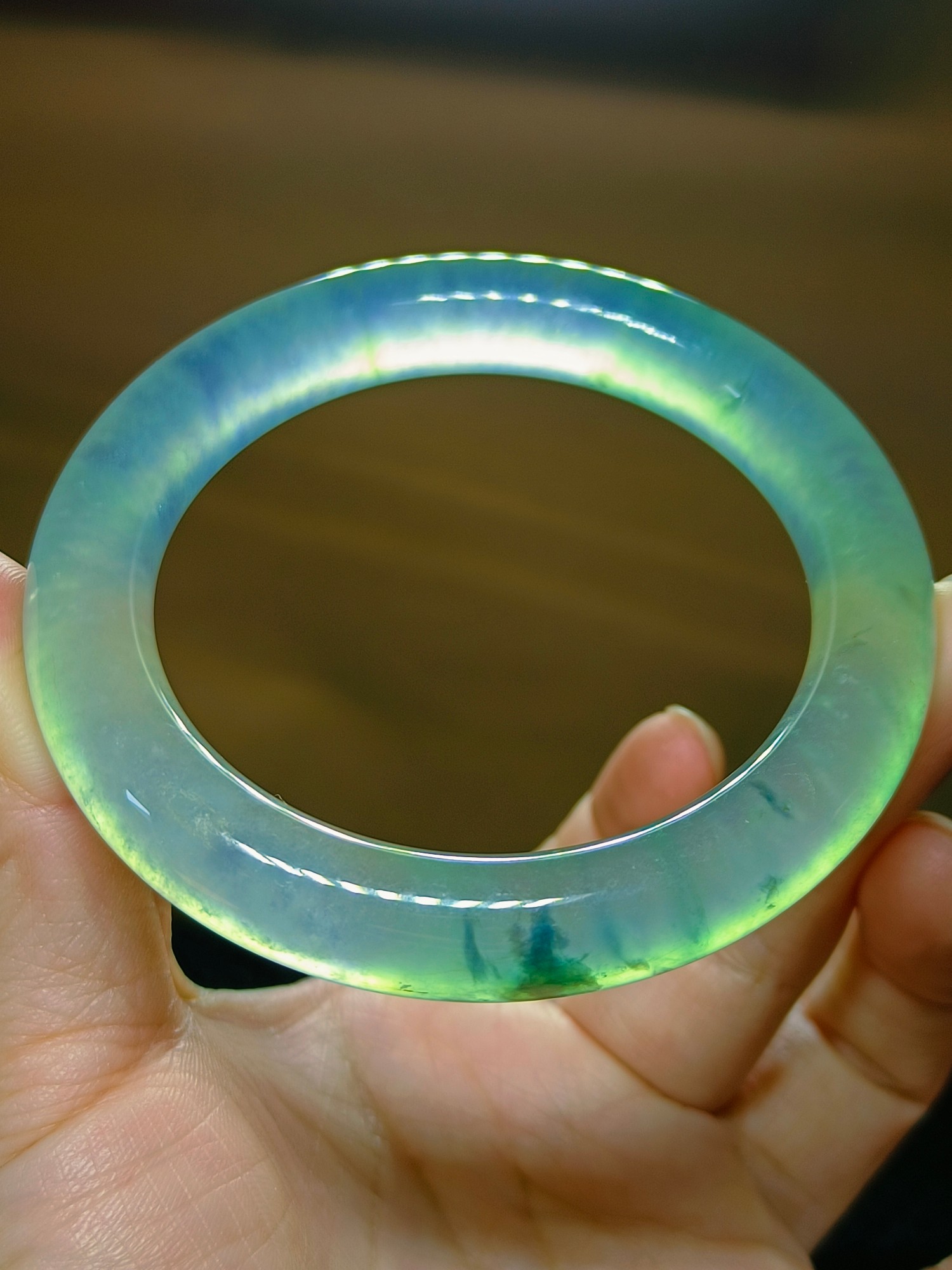 龙石种飘花翡翠手镯一支