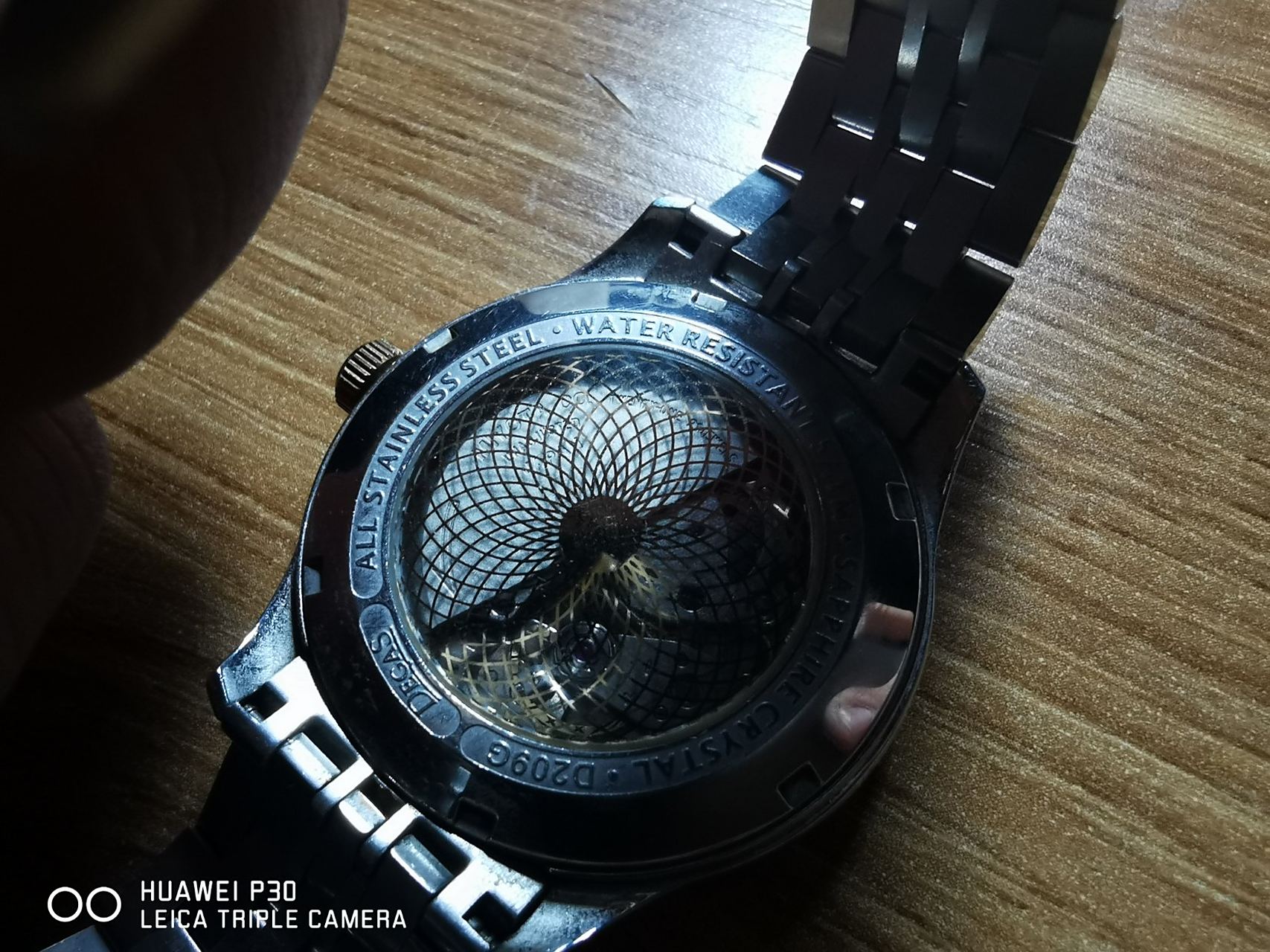 广大的网友这个手表原价多少钱? degas的,说是香港买的