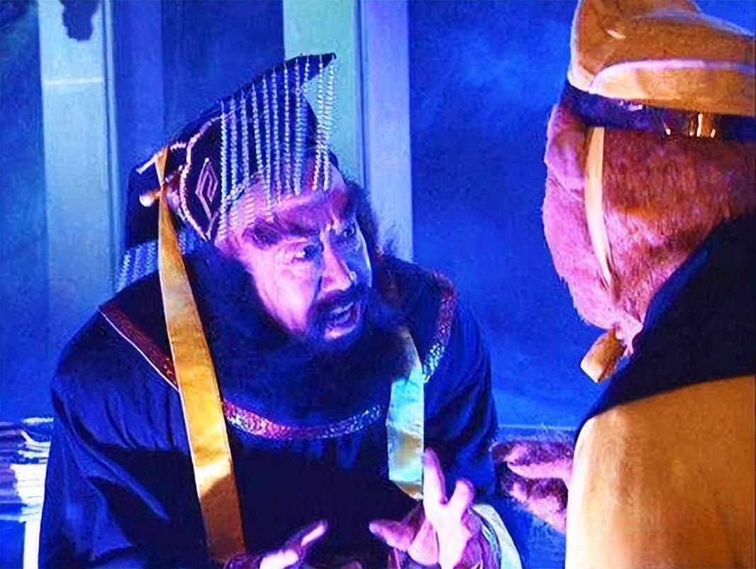 在《西游记》中, 阎王爷会在生死簿上划掉死者的名字.