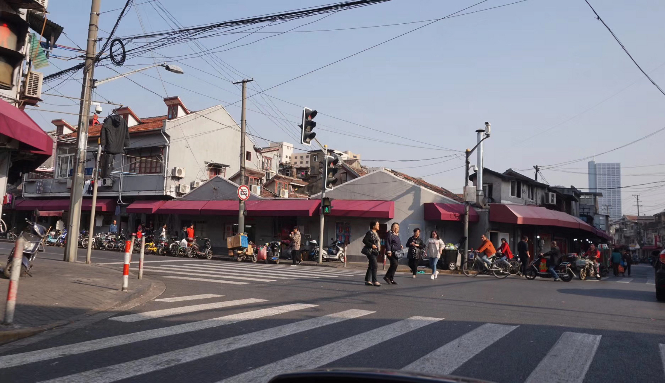 上海舟山路东余杭路,极富年代感的拐角口.#这个角度看上海