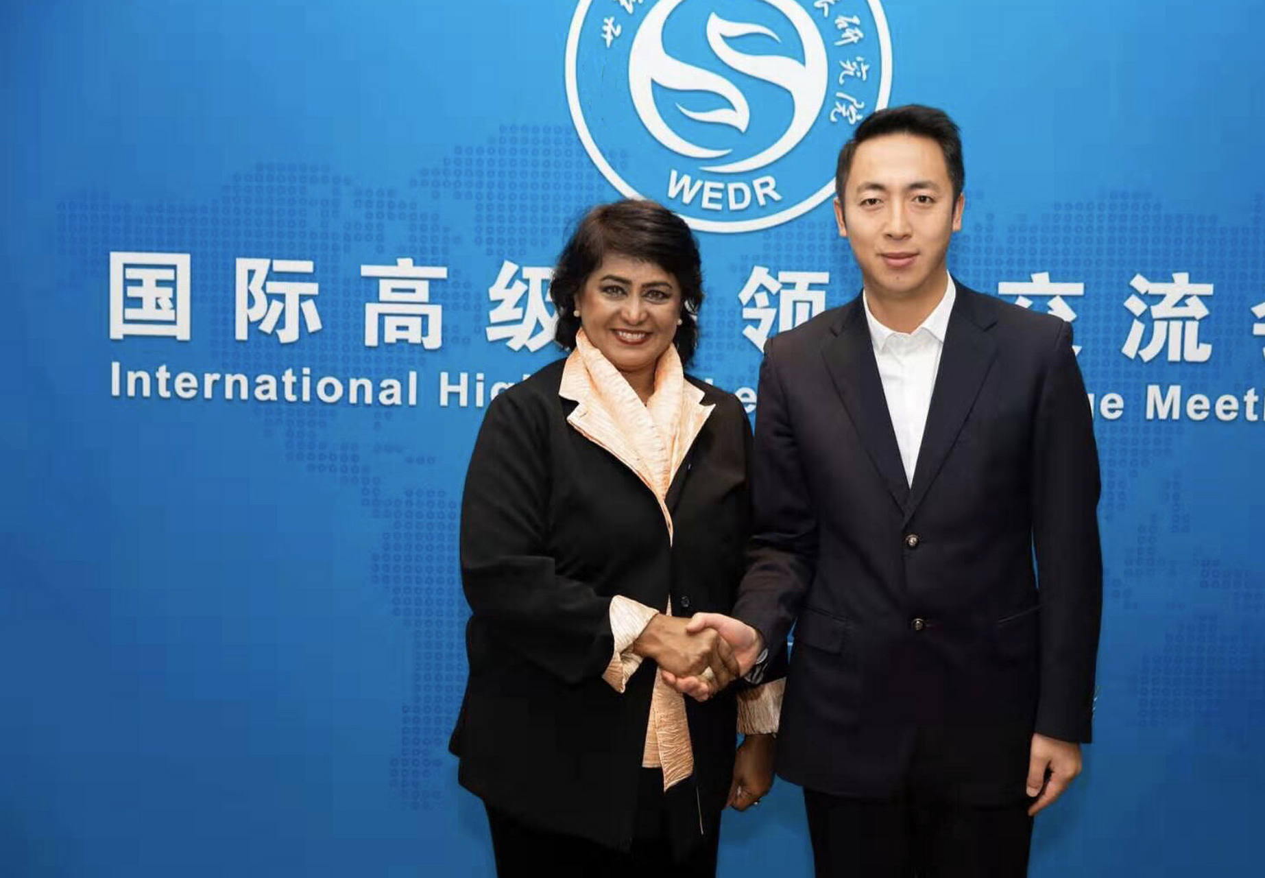 毛里求斯总统阿米娜·古里布-法基姆.非洲首位女总统.