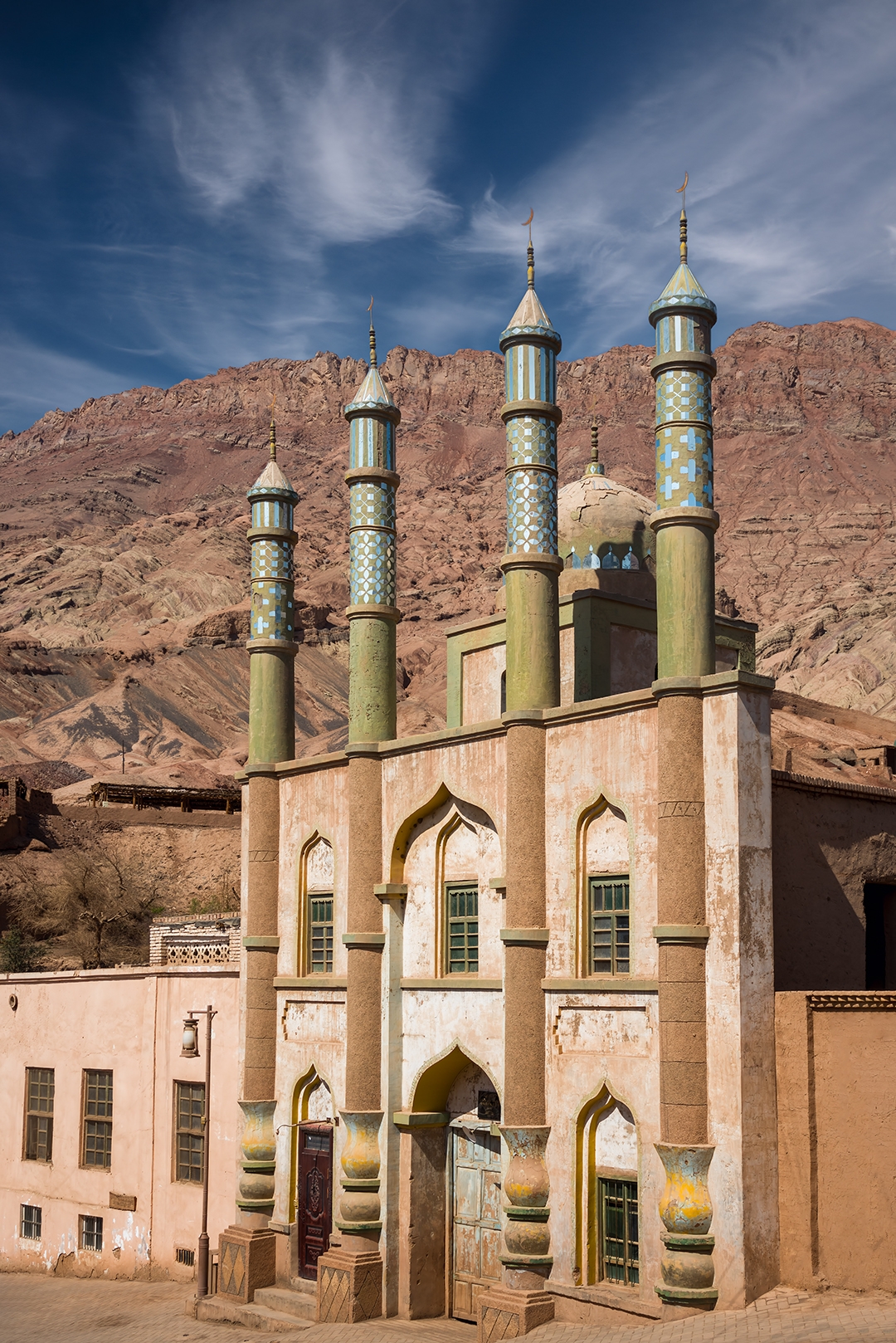 ​火焰山下一座神秘的古老村落,给人带来