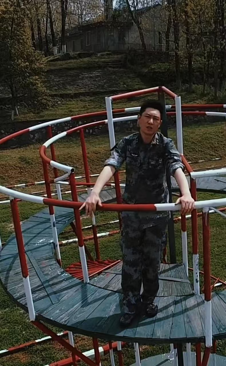 姐妹们擦亮眼睛吧,这种还指望你托举的男人要他做什