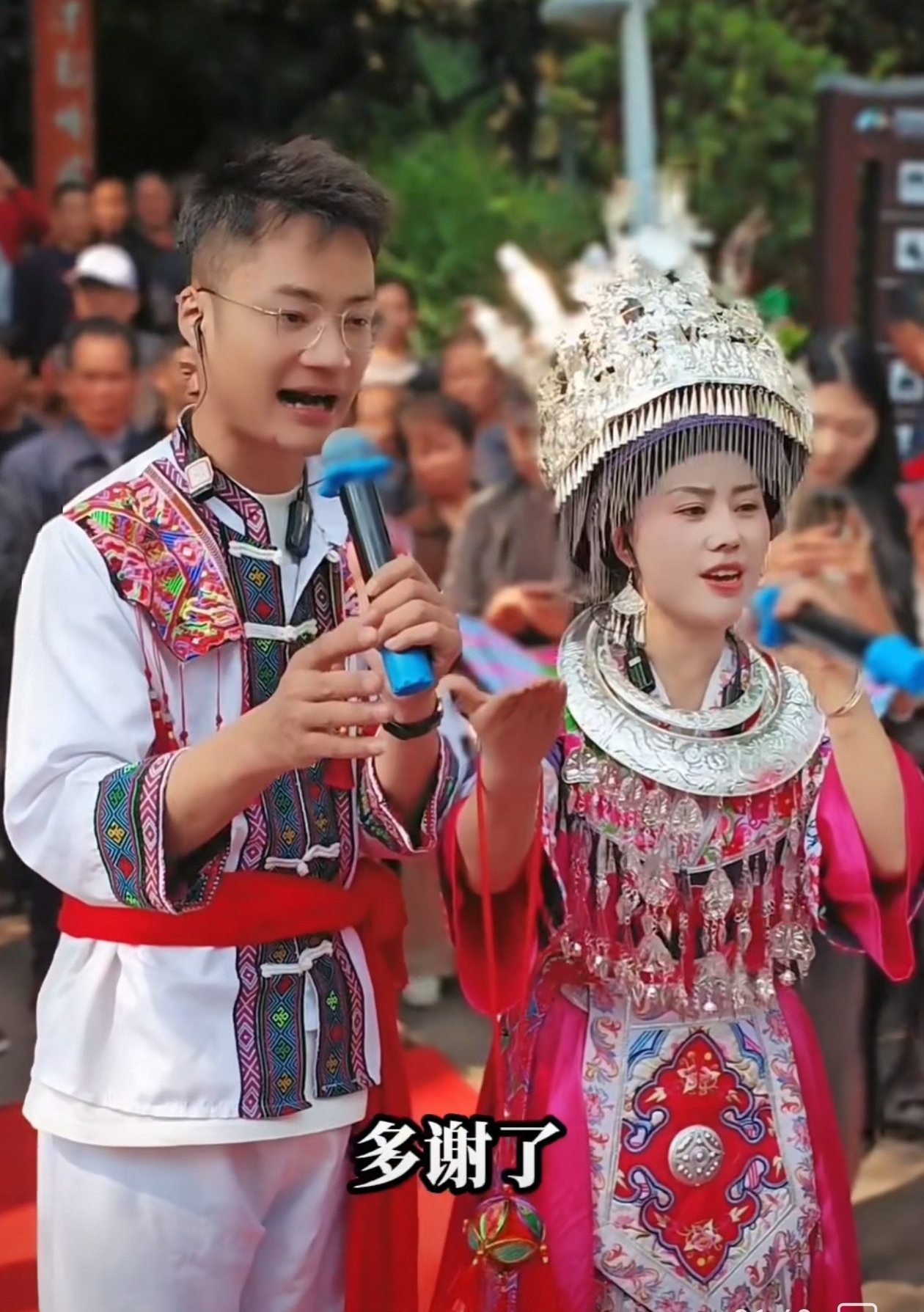 这广西山歌对唱视频大全对歌广西人唱山歌广西三月三对山歌图片桂林人