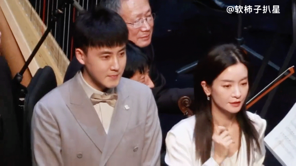 李晟张睿时隔多年再次同框,李佳航主动让出位置,让两人在一起合照