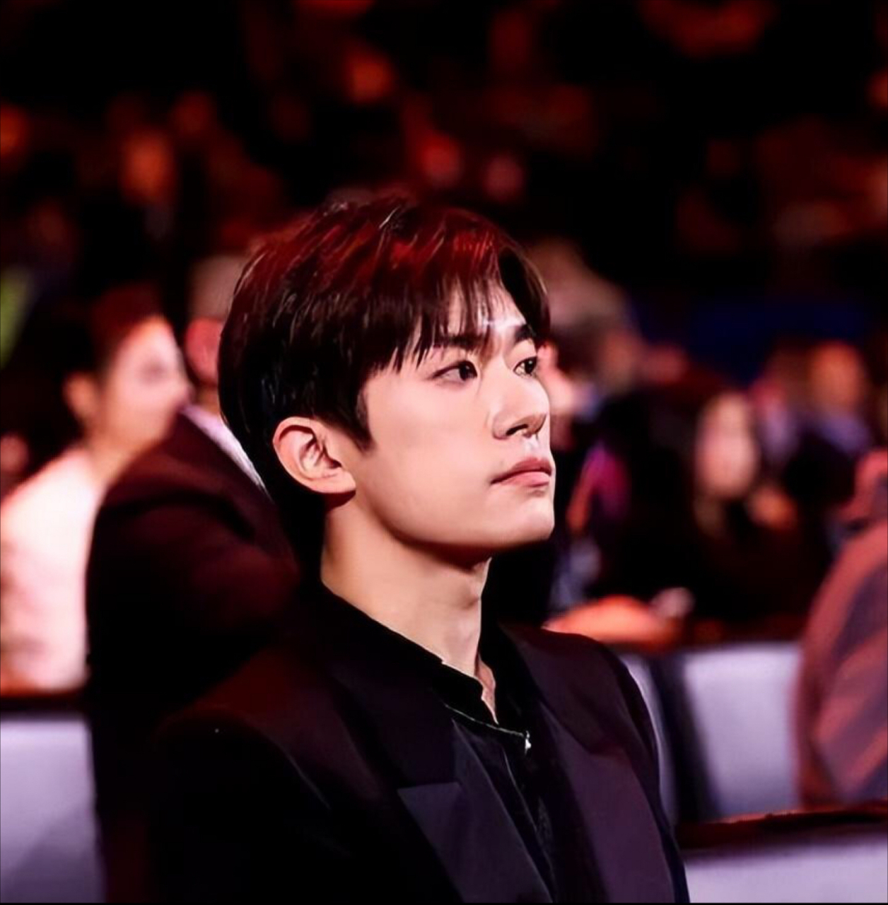 易烊千玺和杨幂爆出恋情?这有点扯吧!不可能,绝对不可能!