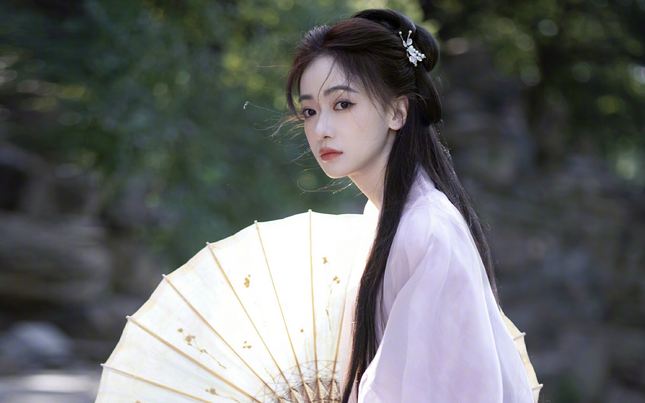 吴谨言古装是真的美,把古装焊死!#吴谨言# #吴谨言春花厌跳崖路透