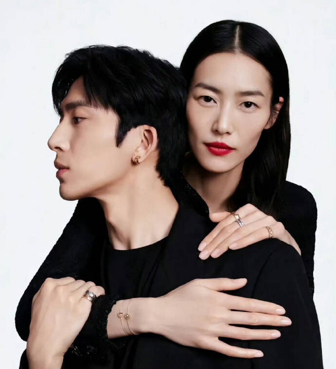 刘雯和倪妮,竟然都和井柏然谈过.刘雯已经官宣了,两人好事将近啊!