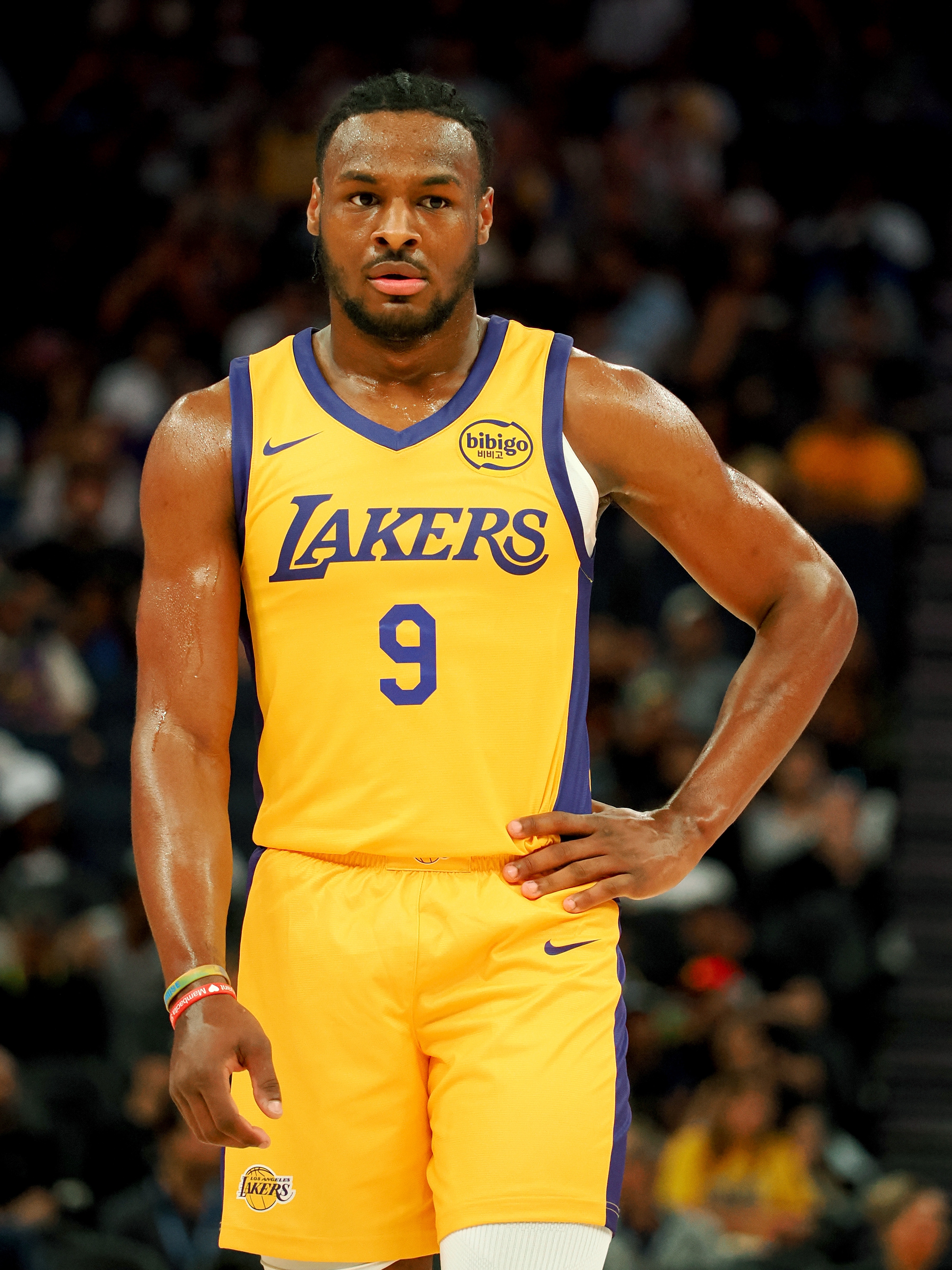 布朗尼半场6投4中拿9分,不得不提的3个事实  1.