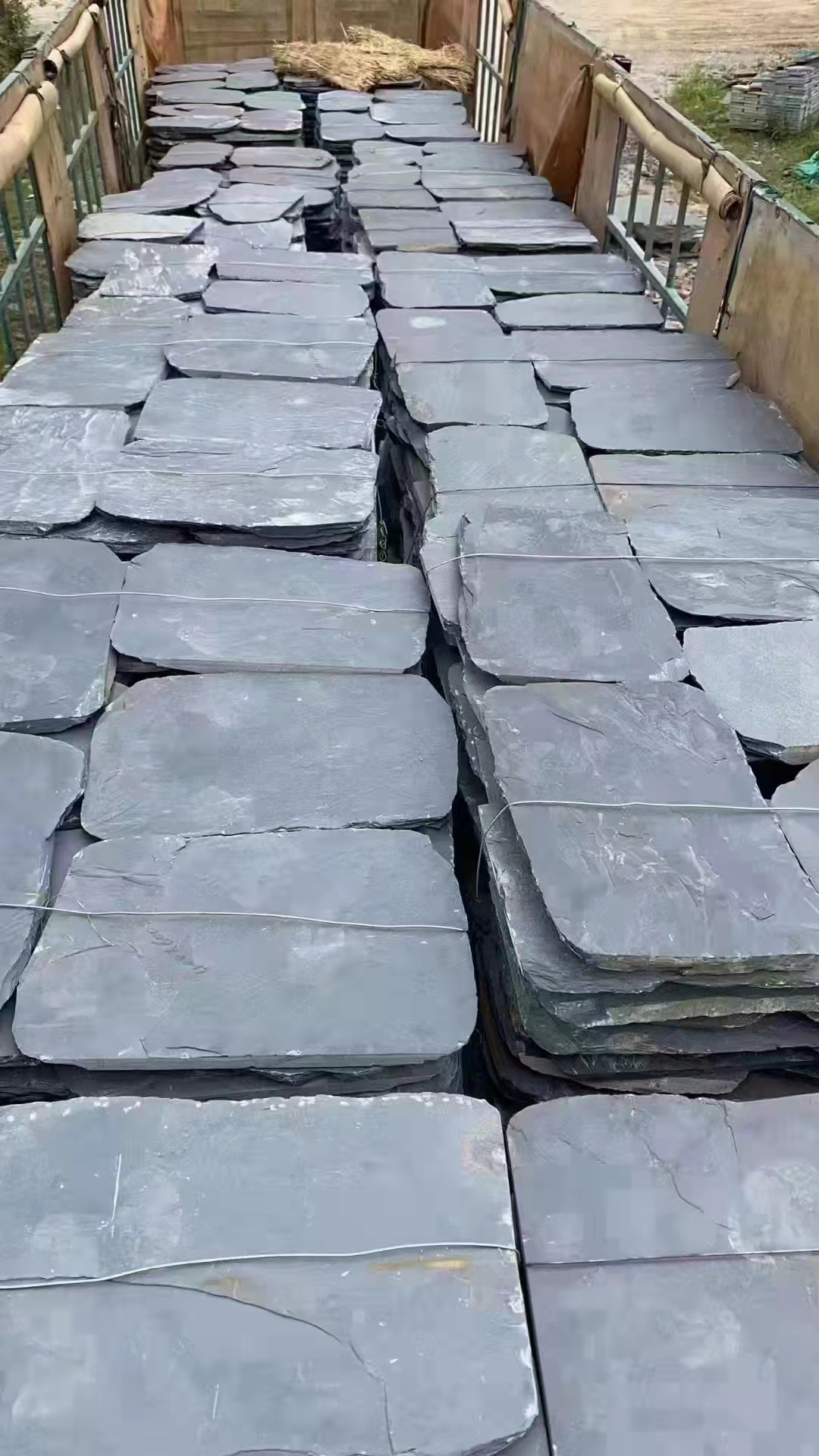 在山东文阳石业,我们直接从源头为您供应精心甄选的仿古园林古建步行