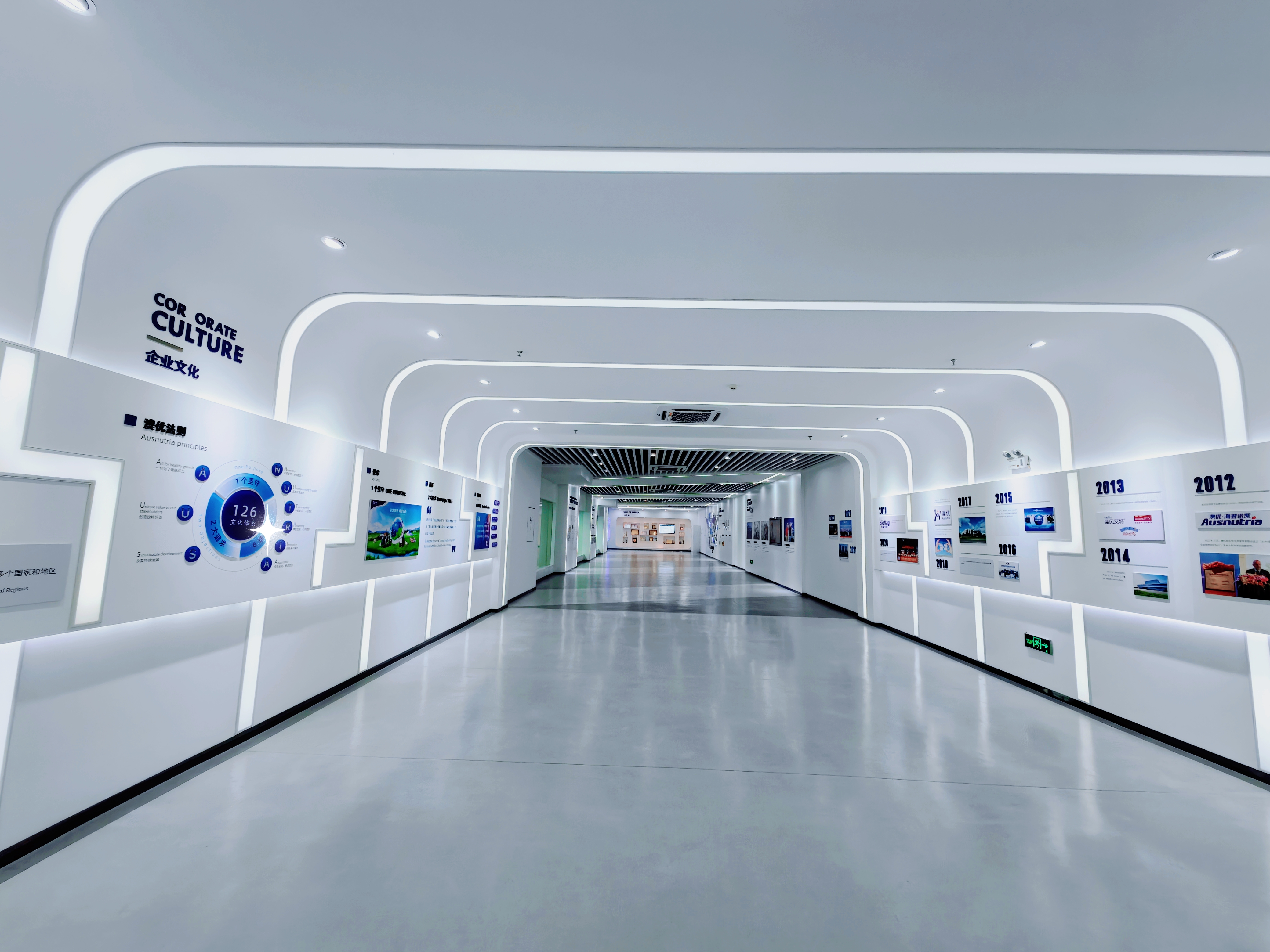 展示厅企业走廊展厅食品生产工厂厂房内输送带干净整洁的照片望企荟