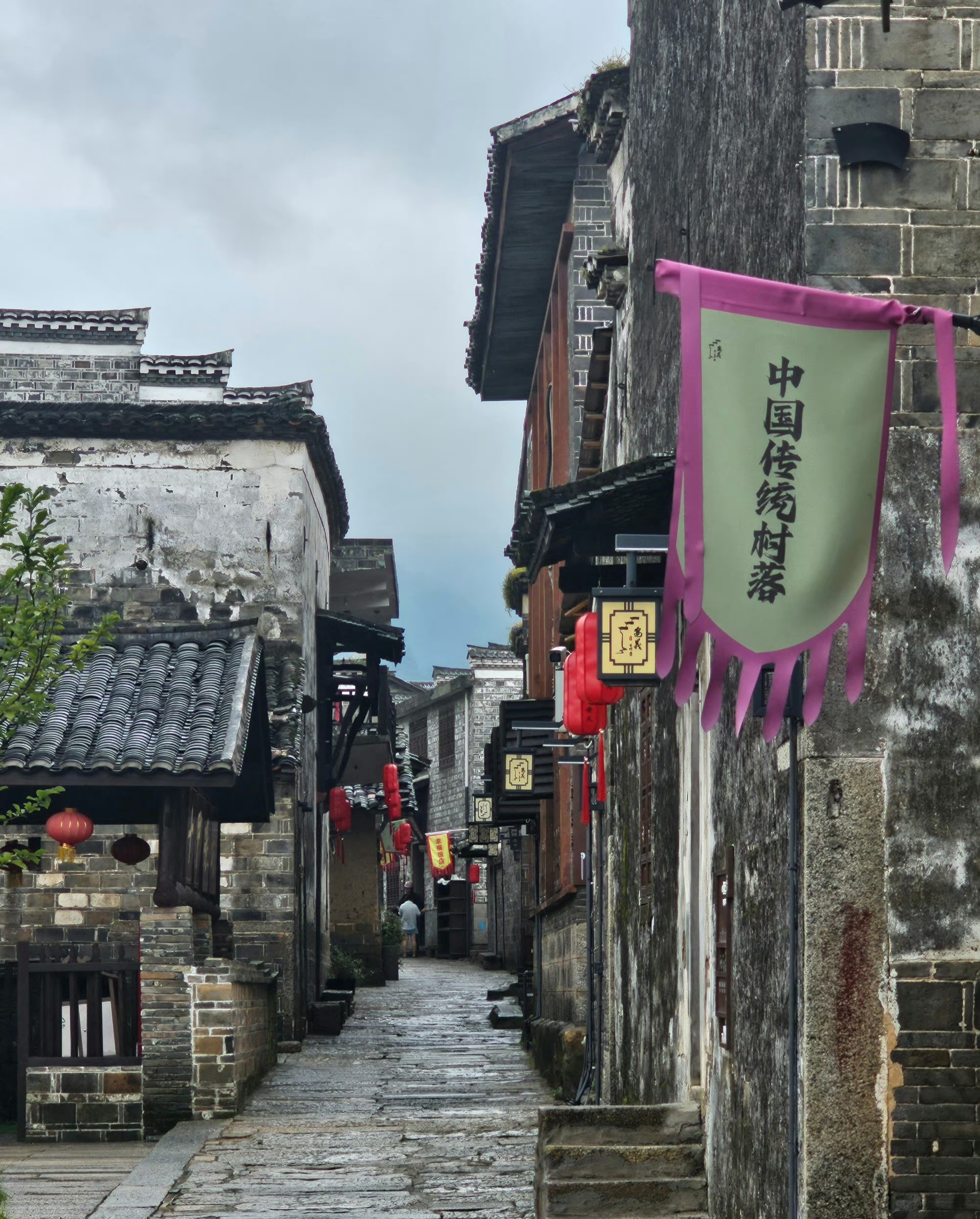 安义古村,被誉为"赣鄱风情第一村",位于南昌市安义县,是一个保存秃妹