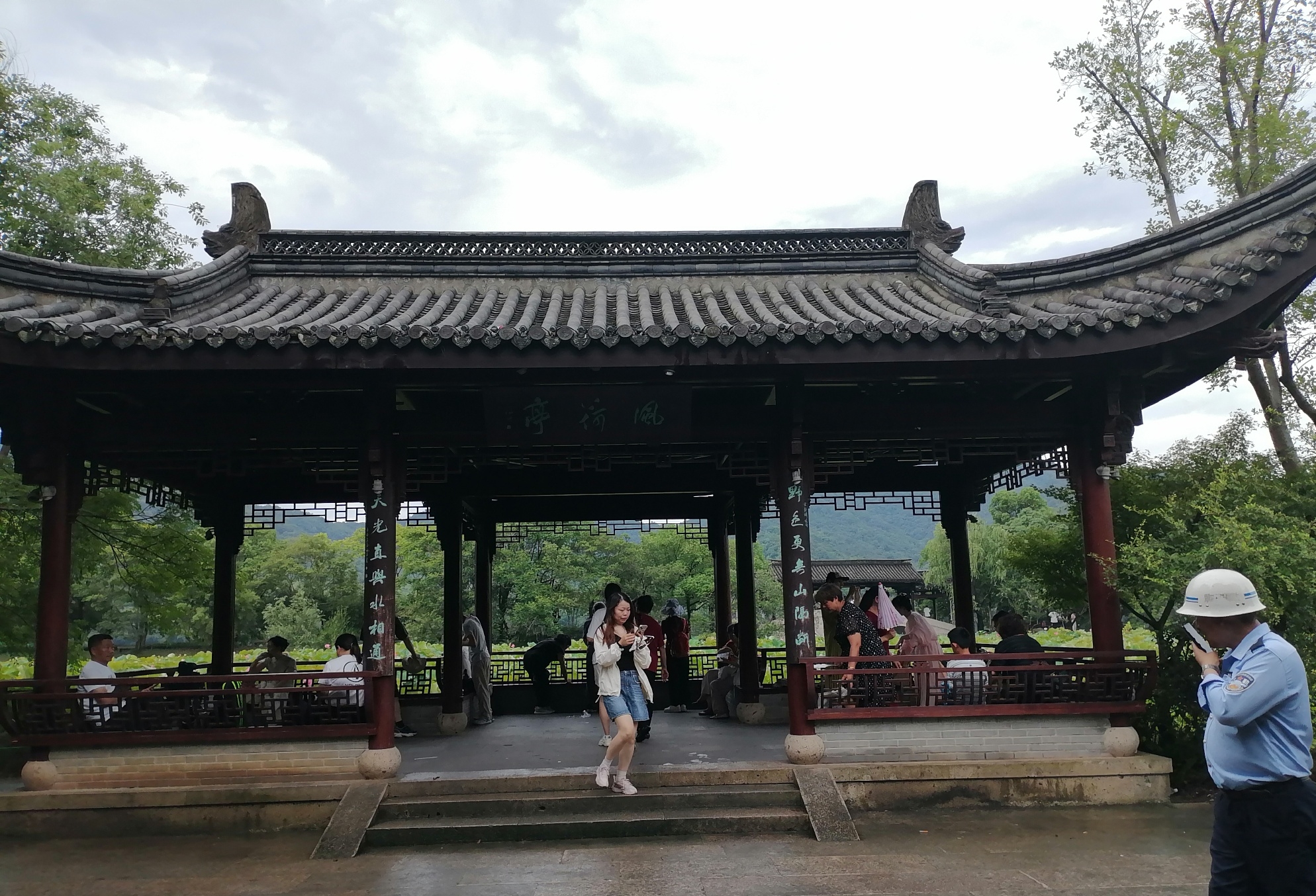 杭州湘湖夏日游玩攻略来喽!杭州的夏天,天气真的热到没朋友了.