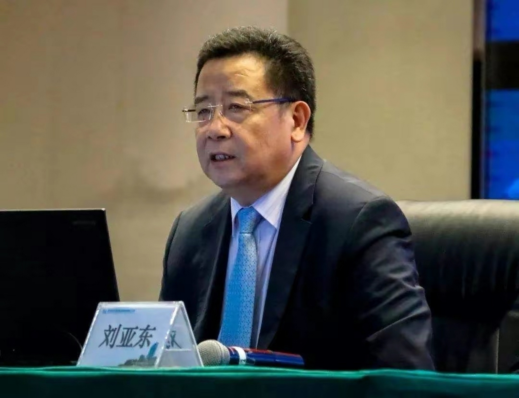 科技日报原总编辑刘亚东说: 如果造原子弹的难度系数是1的话,载人航天