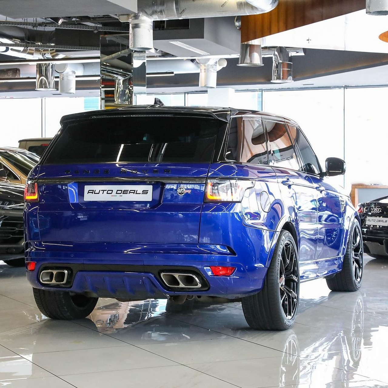 分享图片丨路虎-揽胜·svr svr竞速蓝forest green,官方指导价189.