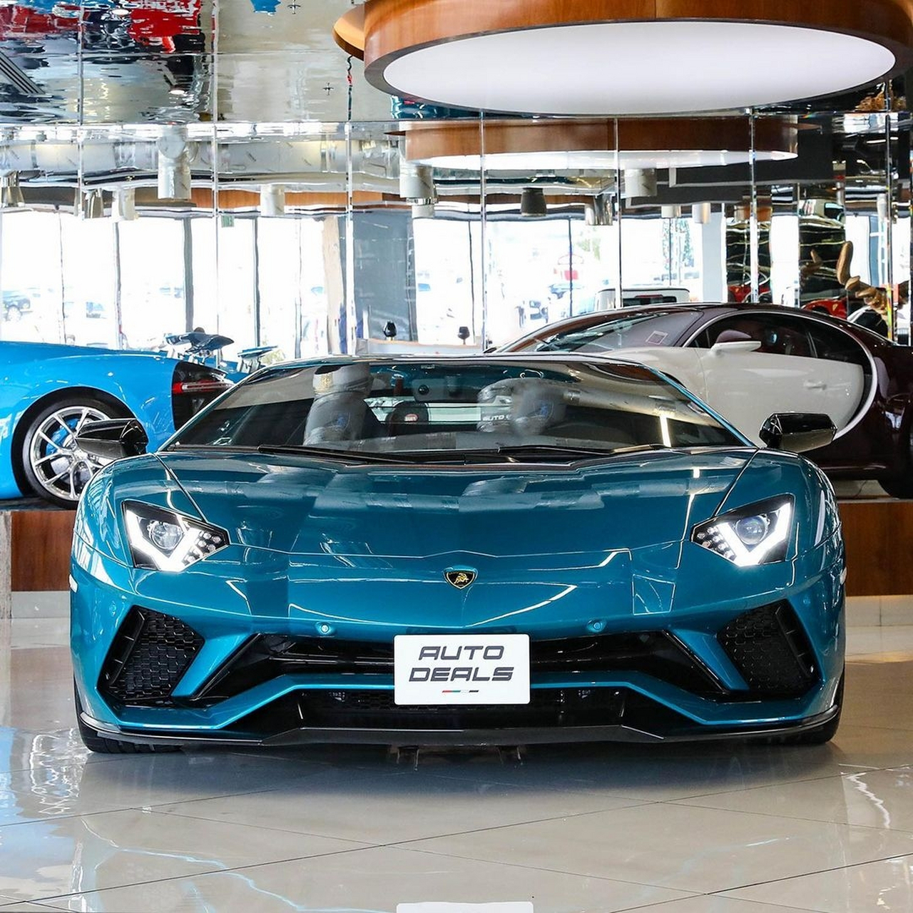 分享图片丨兰博基尼-aventador s 这款aventador s敞篷跑车依旧搭载