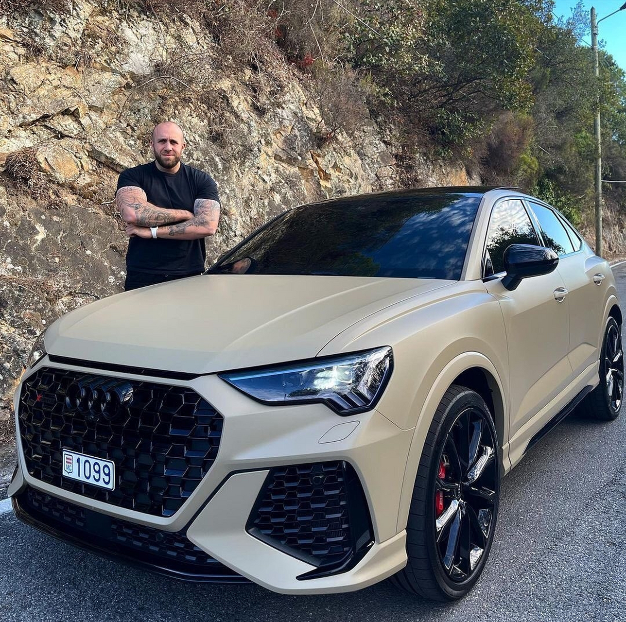 分享图片丨奥迪-rsq3#汽车#  rs q3实车已经正式亮相.