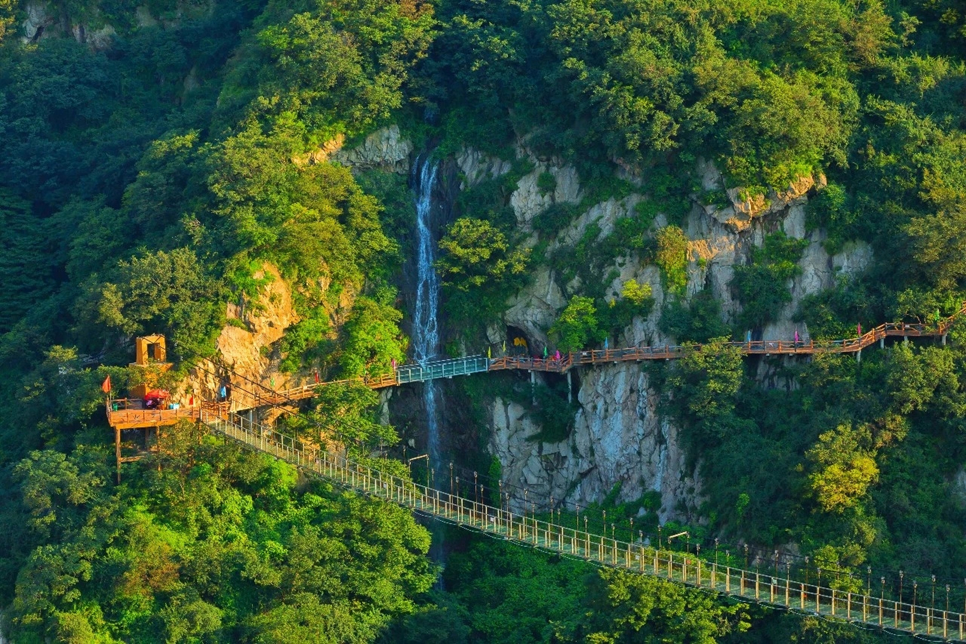 我眼中的方城# 南阳赏秋好去处——方城七峰山  秋天的气息已经很