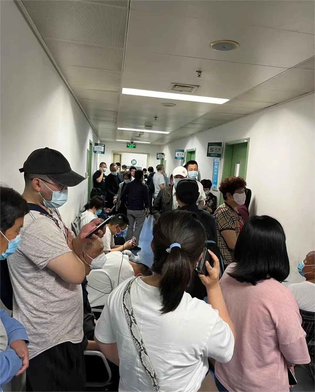 关于北京302医院、医院陪诊，健康咨询号贩子—加微信咨询挂号!的信息