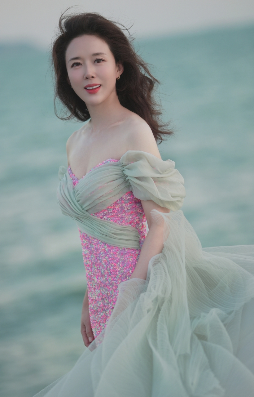 最美嫦娥颜丹晨 粉色礼服 美丽冻人  95优雅高贵的粉色女神降临!