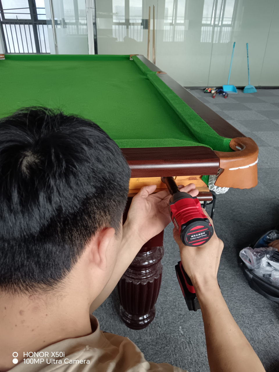 今日工作某单位预约上门拆卸台球桌到另一个办公点进行安装,完美收工