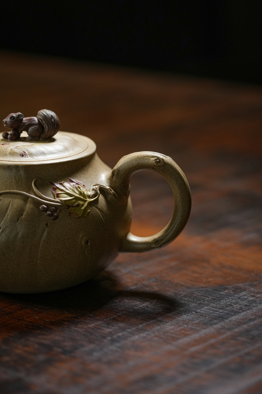 尹旭峰 癸卯秋新品 『茂林壶』三峰一界 段泥 200毫升 茂林处处见松鼠