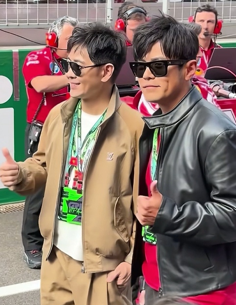 周杰伦和林志颖,曾经是多少人的青春偶像啊,那颜值和活力简直无敌