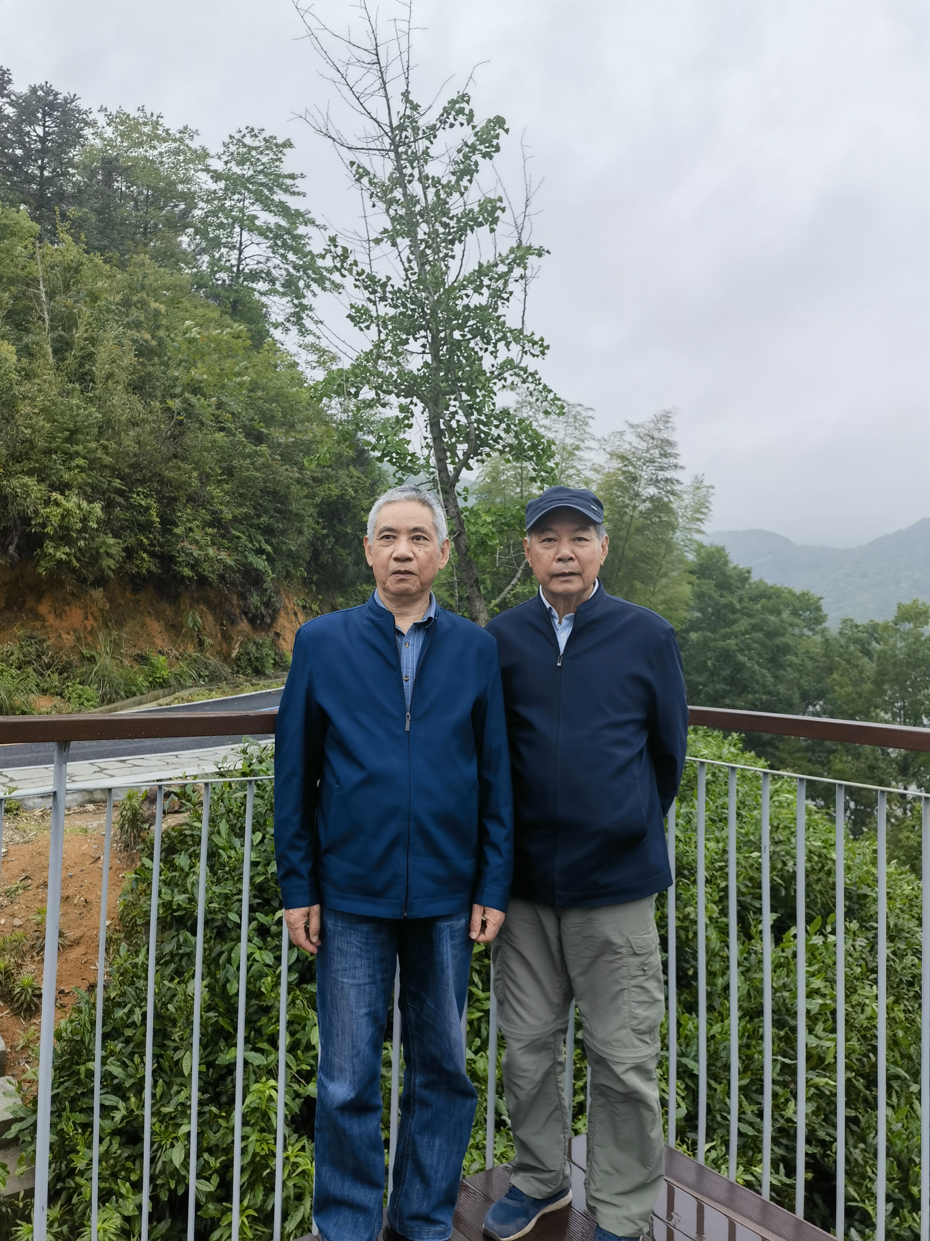 六十年前,为响应国家号召,走出校园, 带领杭城58位青年 投身水库建设