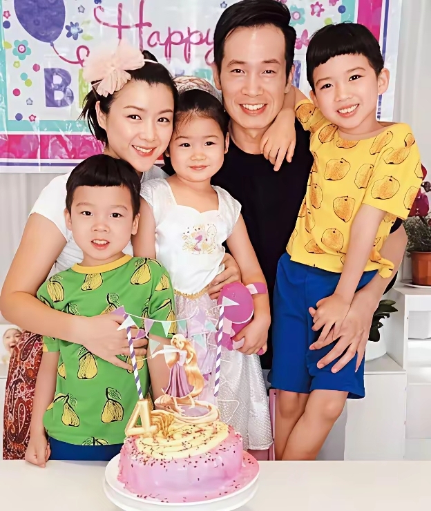 陈茵媺为陈豪的妻子,曾是tvb力捧的花旦,但选择在事业高峰