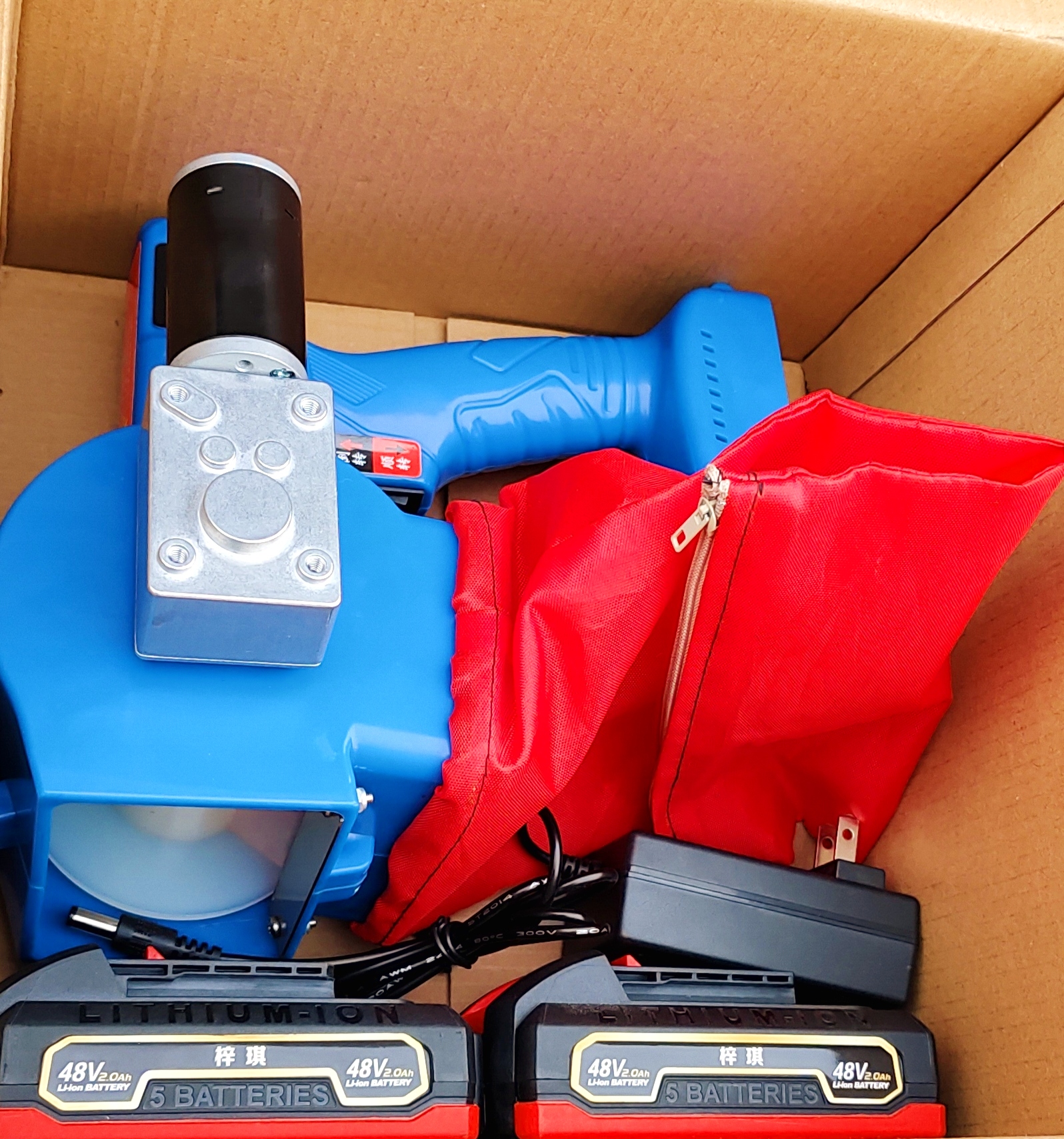 电动花椒采摘机,这不仅仅是一台机器,它是花椒种植者的得力助手,是