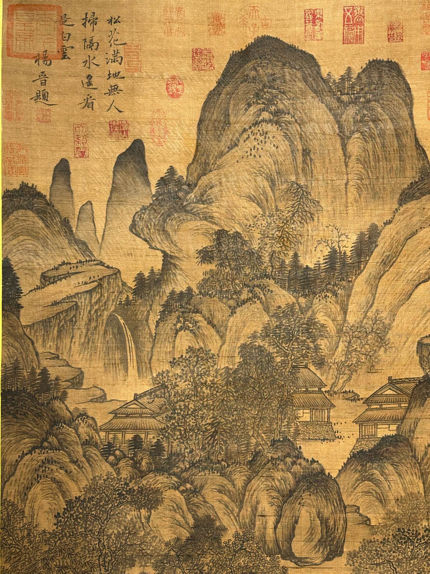 唐寅精品四尺牙轴丝绢手绘山水画,唐寅明代画家,此画构图简约清朗