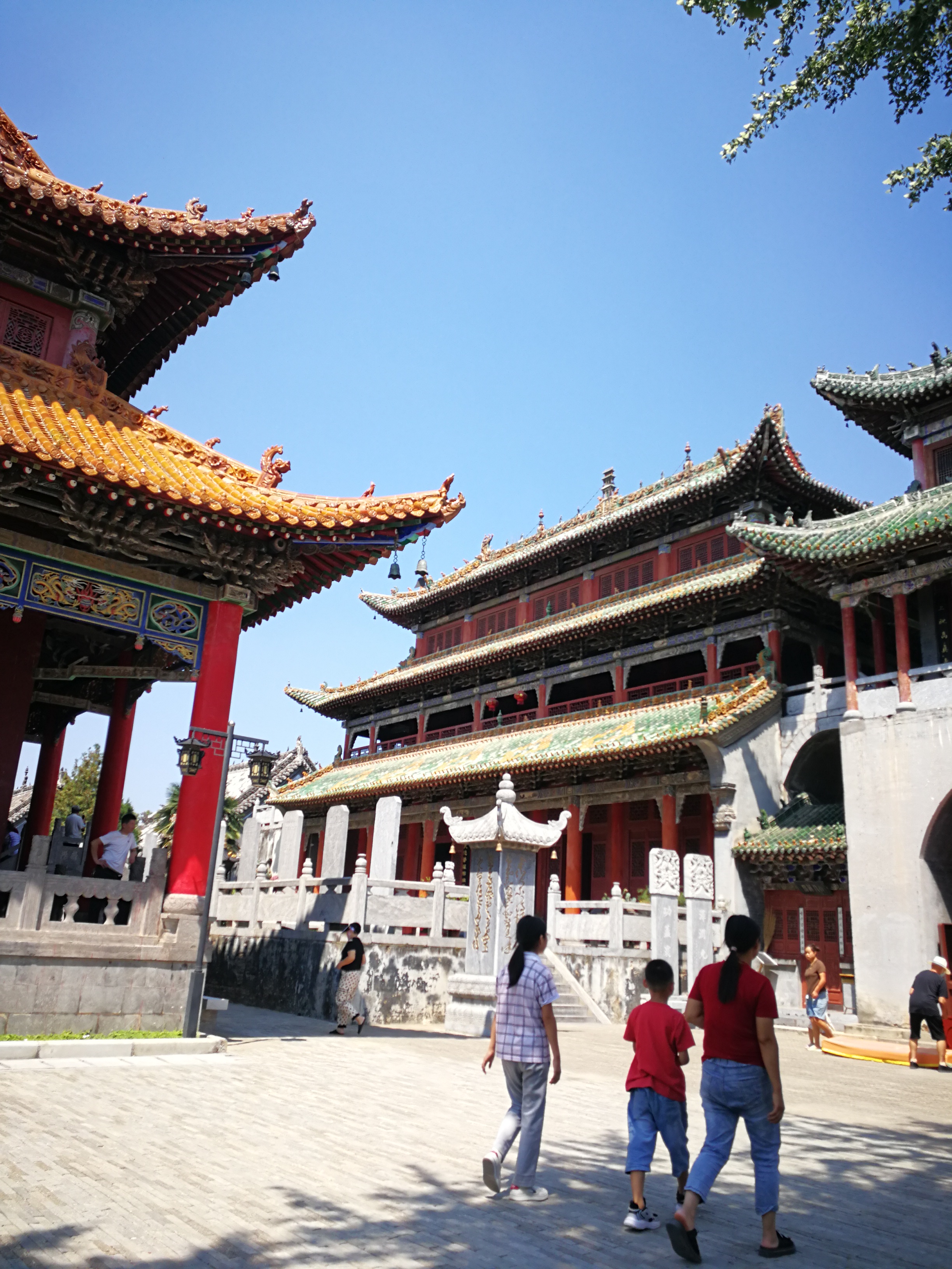 是这样说的父母从把孩子生下来一直供养到大学毕业参