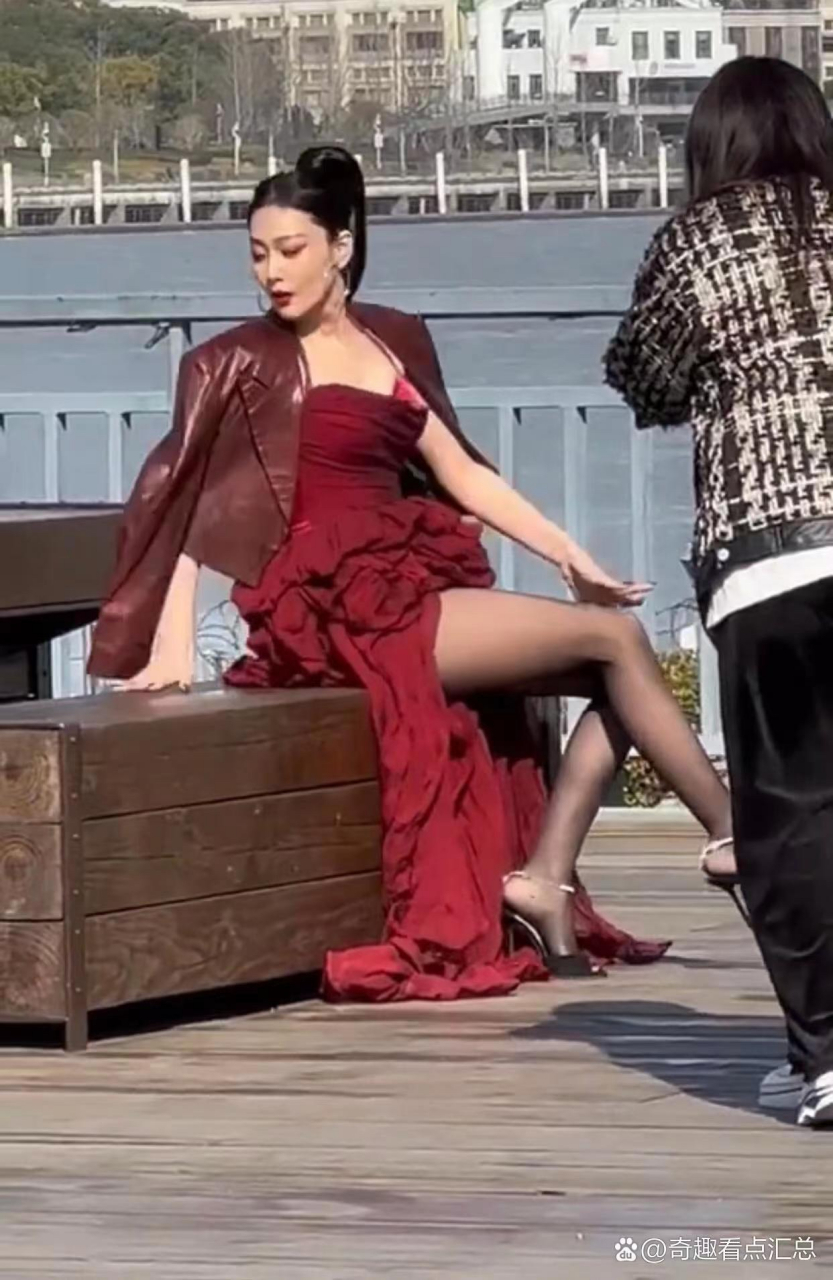 偶遇张馨予街拍,这是大姐大吧!