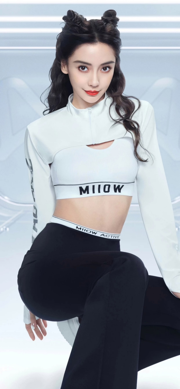 杨颖的高清图片 这身材和腰线是真好!