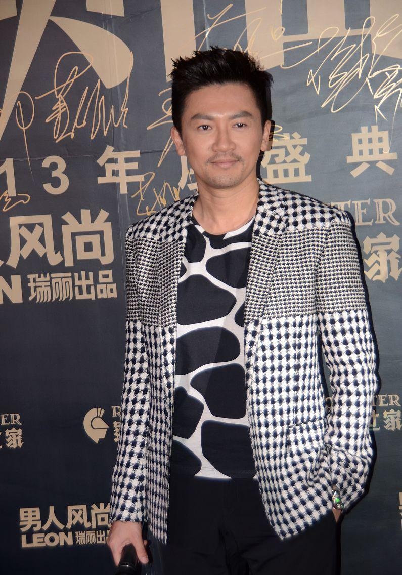 豪车不多,却在北京,上海,台湾省,新加坡和美国等地坐拥多处豪宅  4