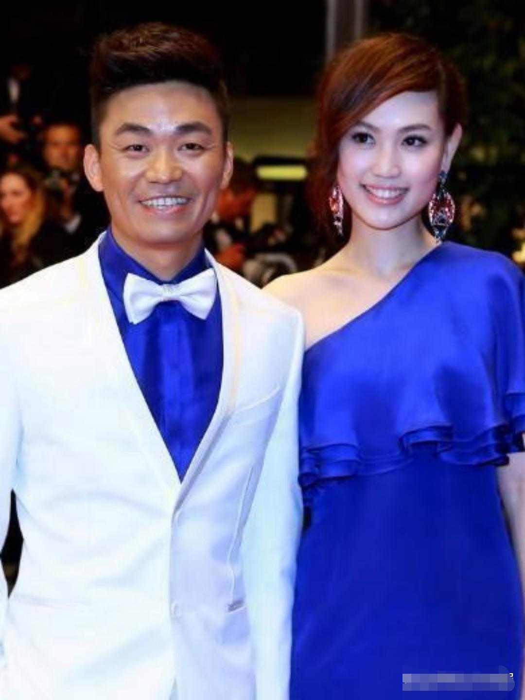 "然而离婚七年过去了,王宝强已经找到了真爱,而马蓉依旧单身