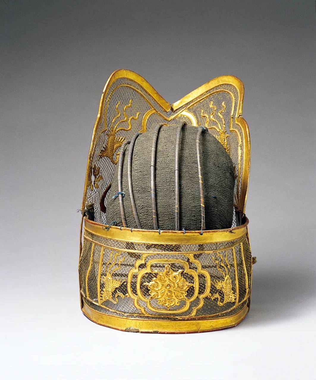 山东省博物馆藏:良相头上进贤冠