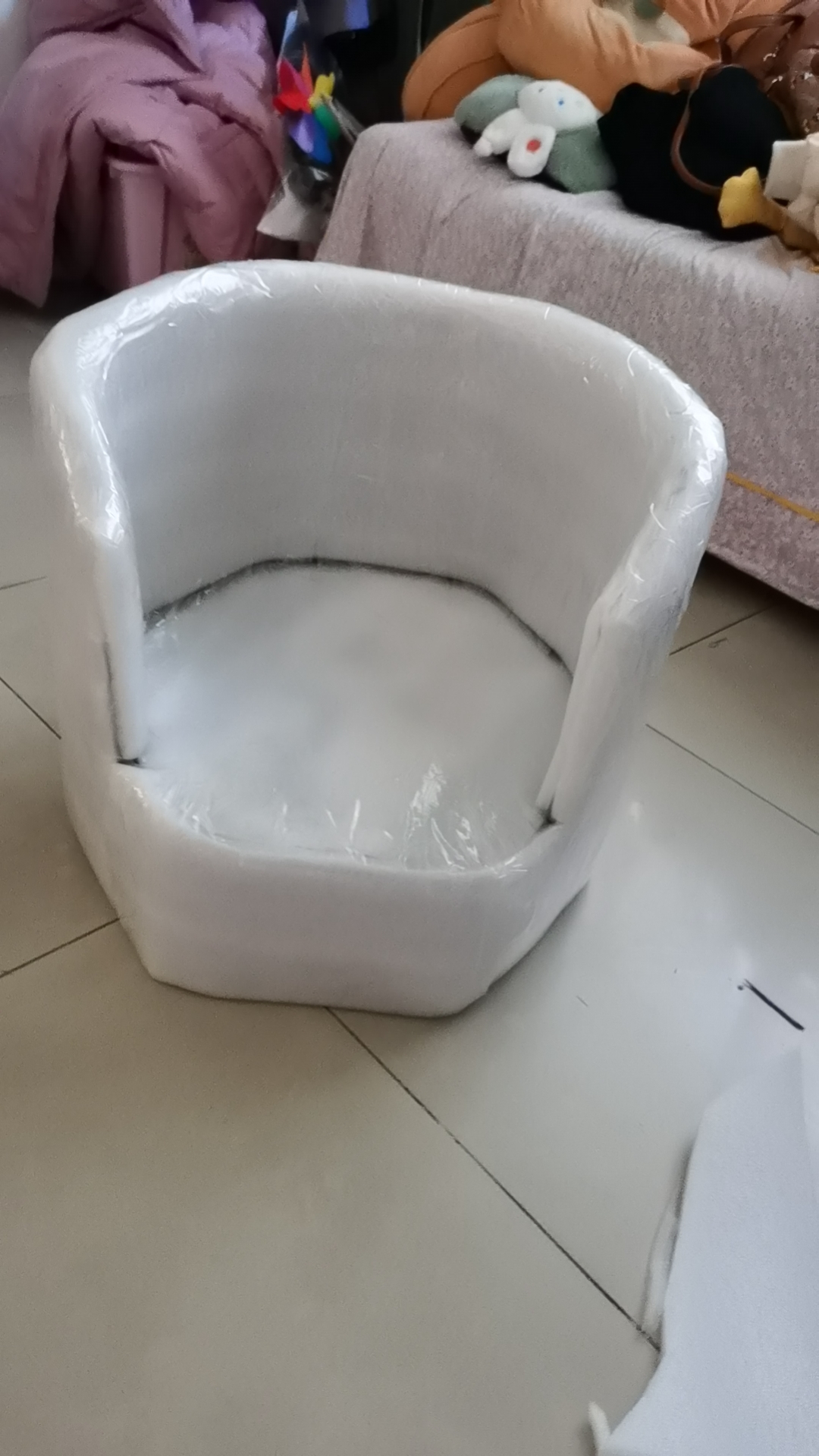 奶粉罐做的简易小凳子