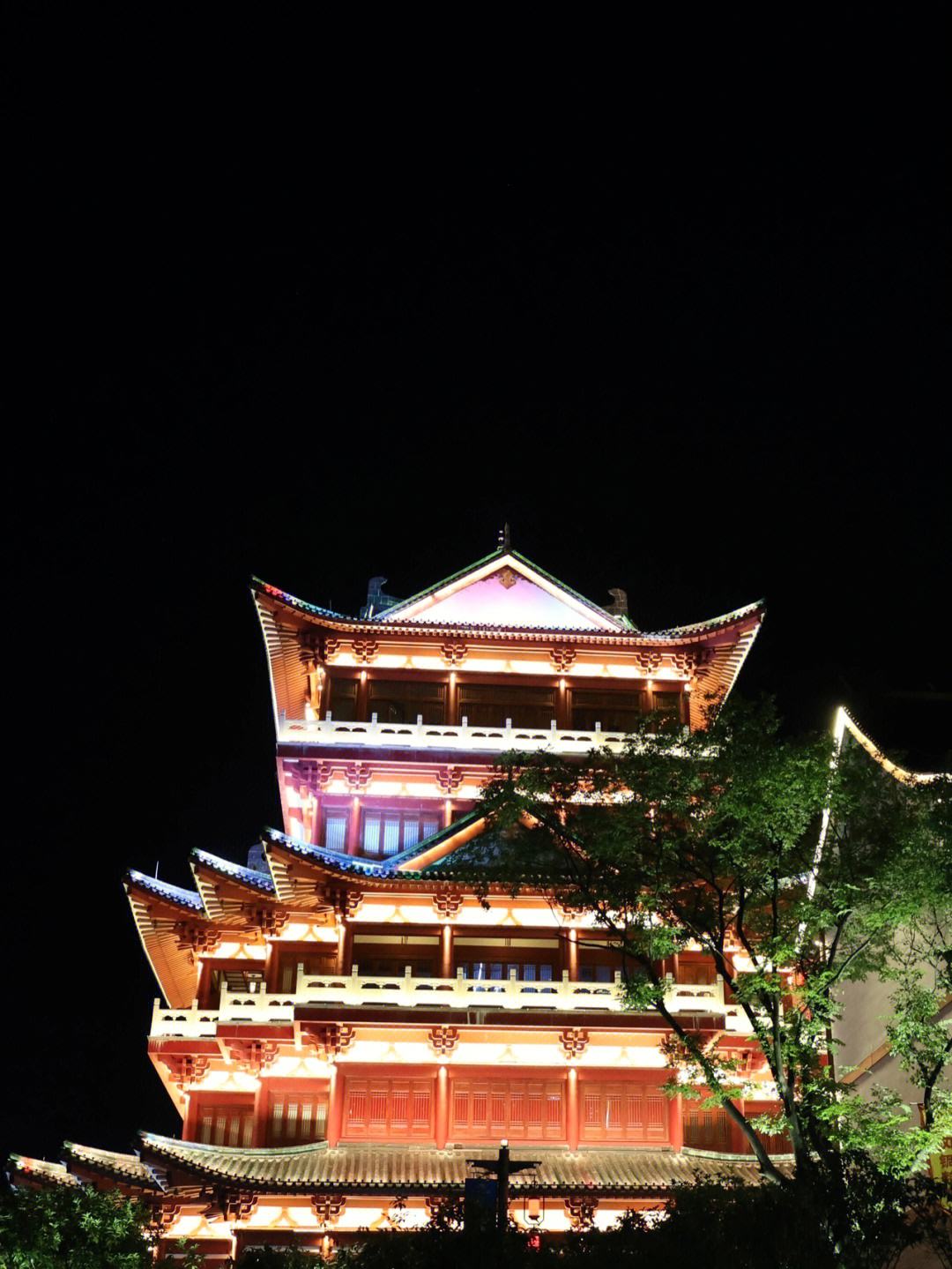 武冈登同保楼杂感 李涛 点点寒风吹处,登楼思涌忘躯.