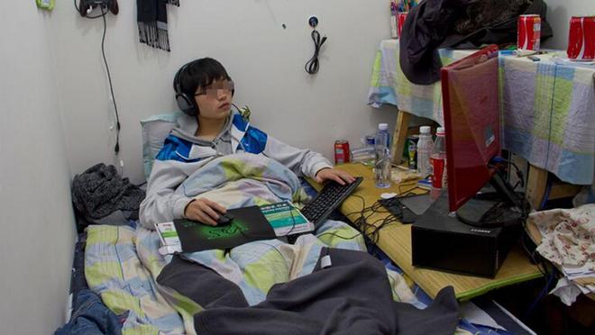 大学生玩手机游戏现状描述(关于大学生玩手机游戏的实践报告)