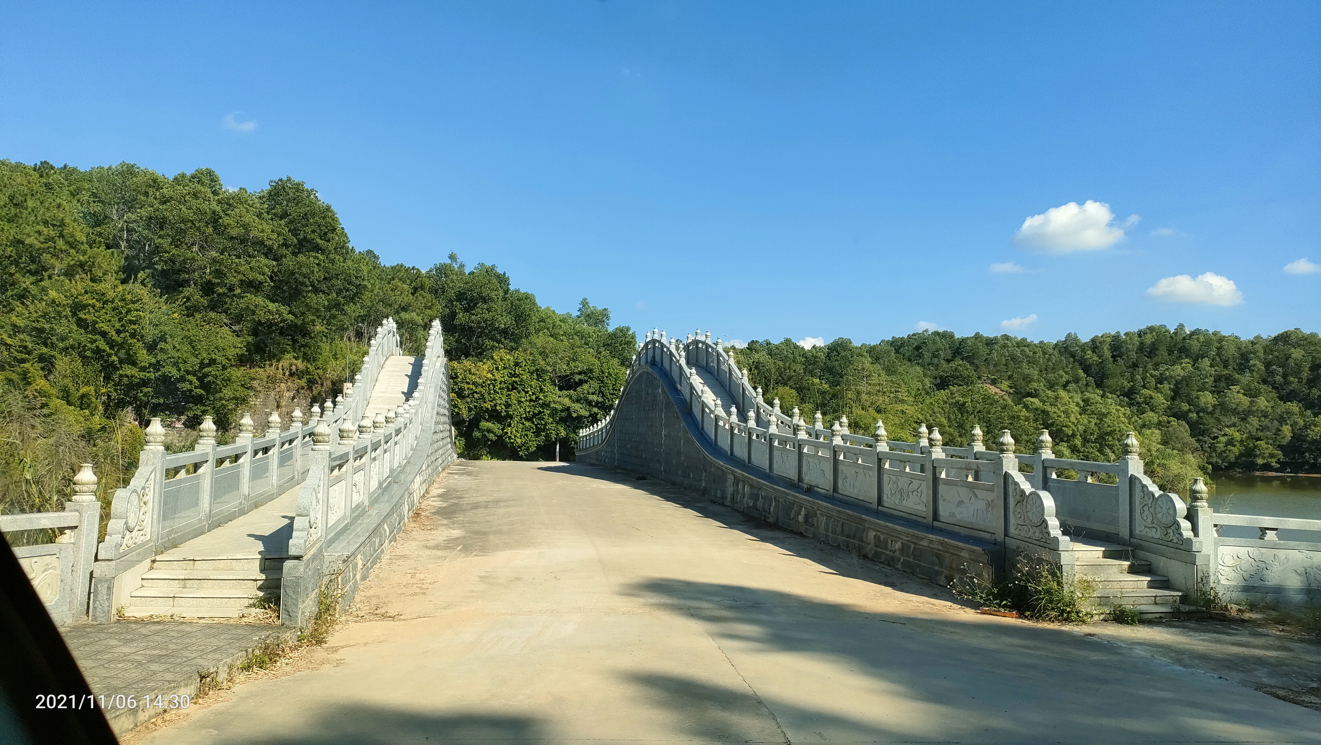 惠来县隆江镇黄光山风景区惊现大型墓穴