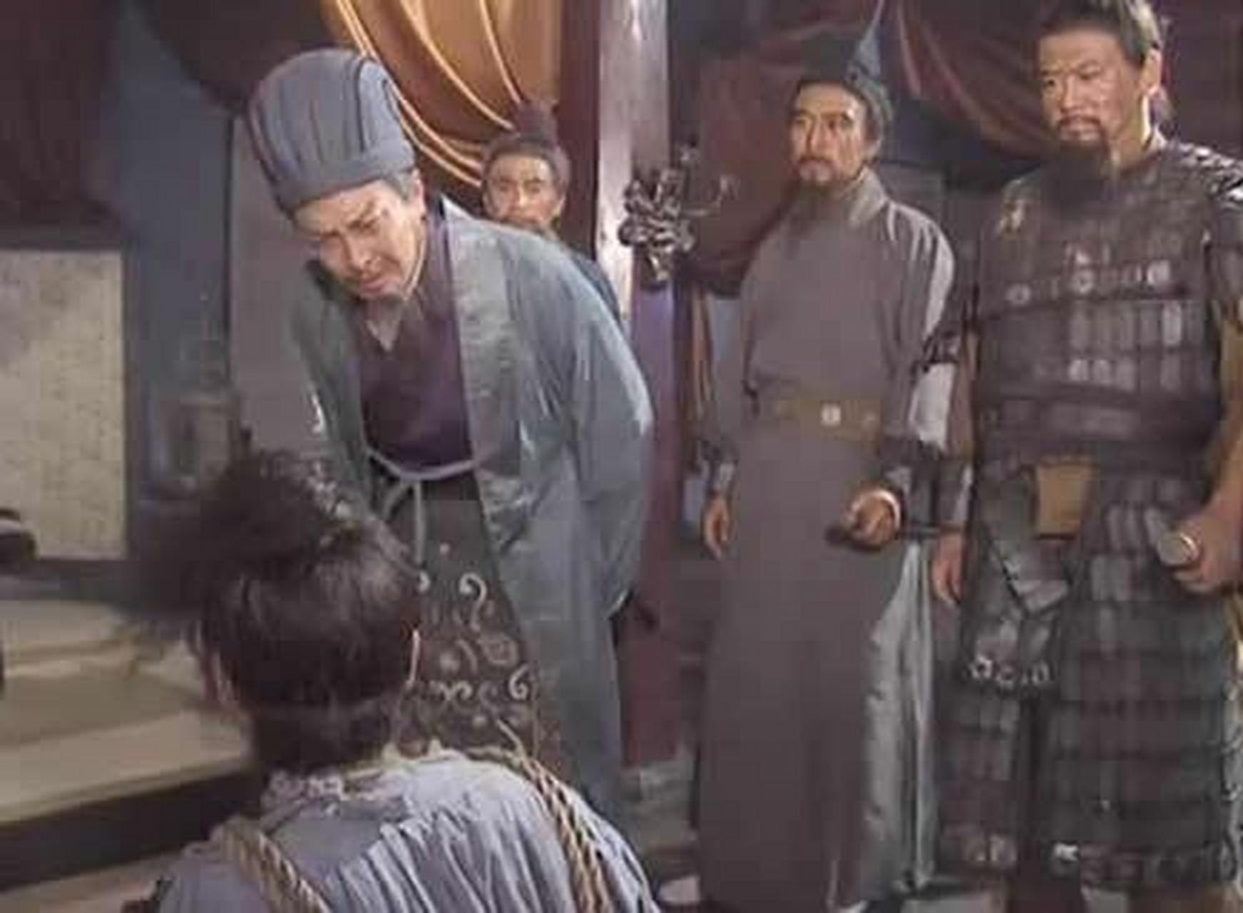 诸葛亮南征蛮方,马谡送上高见:"南蛮恃其地远山险,不服久矣;虽今日破